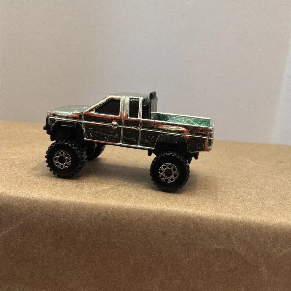 HOT WHEELS MICRO RACERS 4‎ X 4 Chrome
